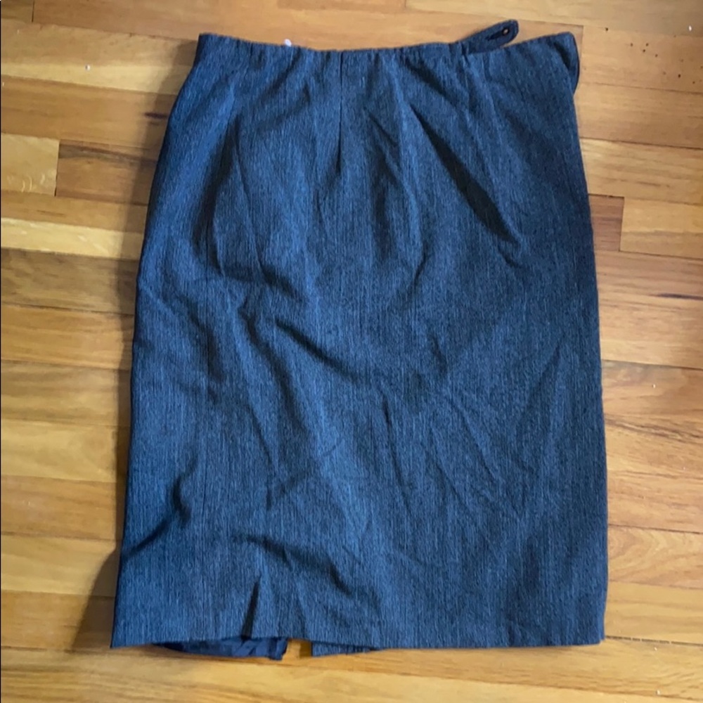 Grey lined pencil skirt